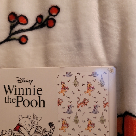 Winnie The Pooh Throw Blanket 60”x70” Christmas Pooh ,Tigger ,EEYORE , Disney - Picture 3 of 5
